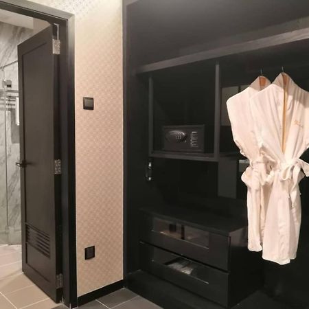 Vangohh Eminent Hotel & Spa Bukit Mertajam Extérieur photo