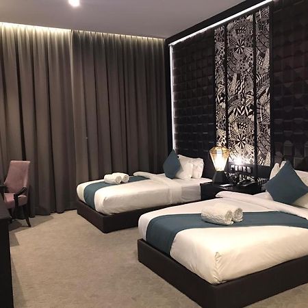 Vangohh Eminent Hotel & Spa Bukit Mertajam Extérieur photo