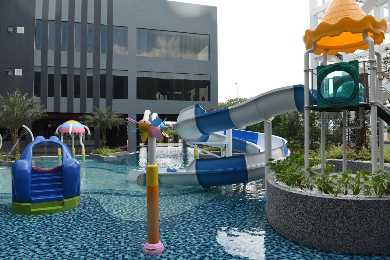 Vangohh Eminent Hotel & Spa Bukit Mertajam Extérieur photo