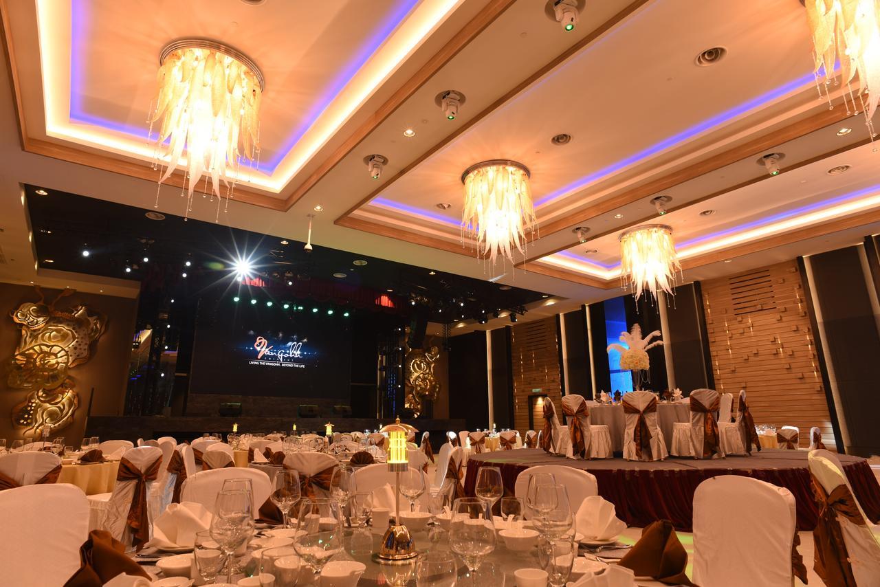 Vangohh Eminent Hotel & Spa Bukit Mertajam Extérieur photo