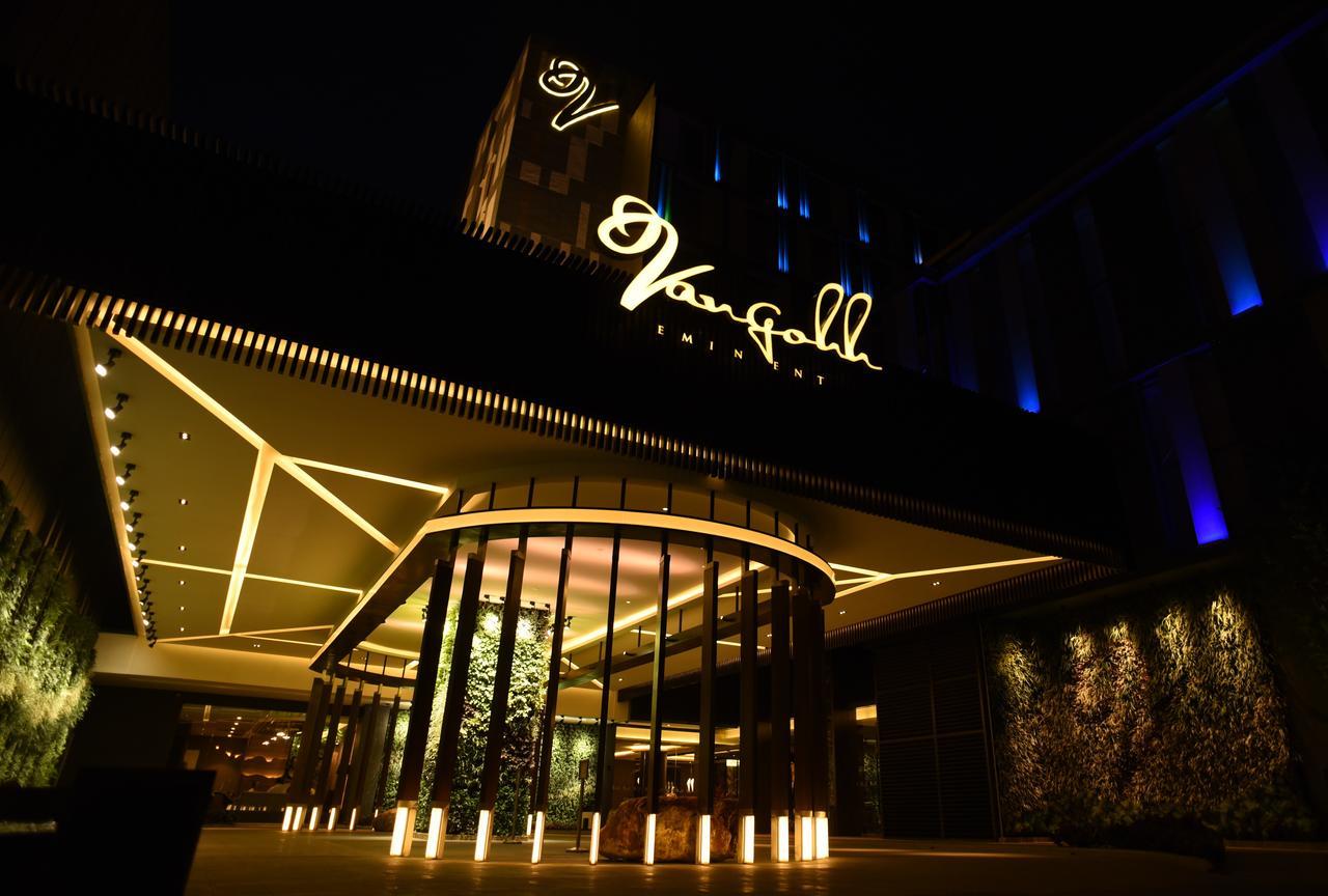 Vangohh Eminent Hotel & Spa Bukit Mertajam Extérieur photo