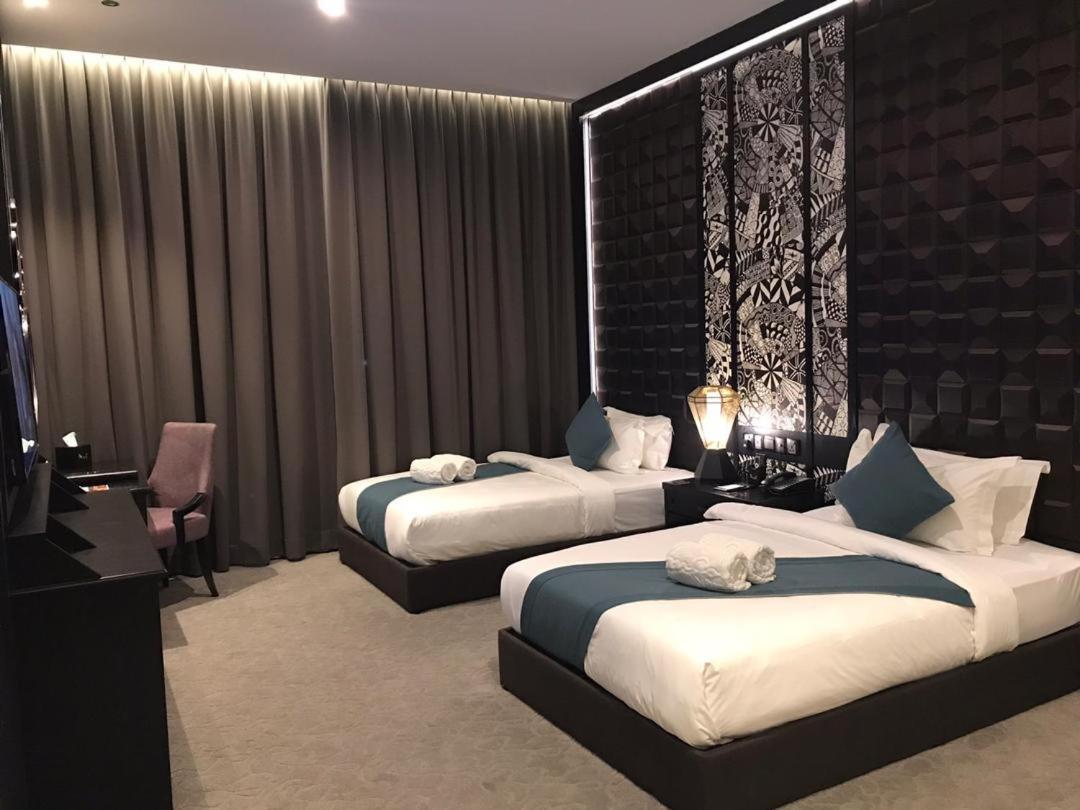 Vangohh Eminent Hotel & Spa Bukit Mertajam Extérieur photo