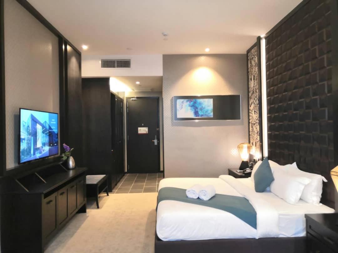 Vangohh Eminent Hotel & Spa Bukit Mertajam Extérieur photo