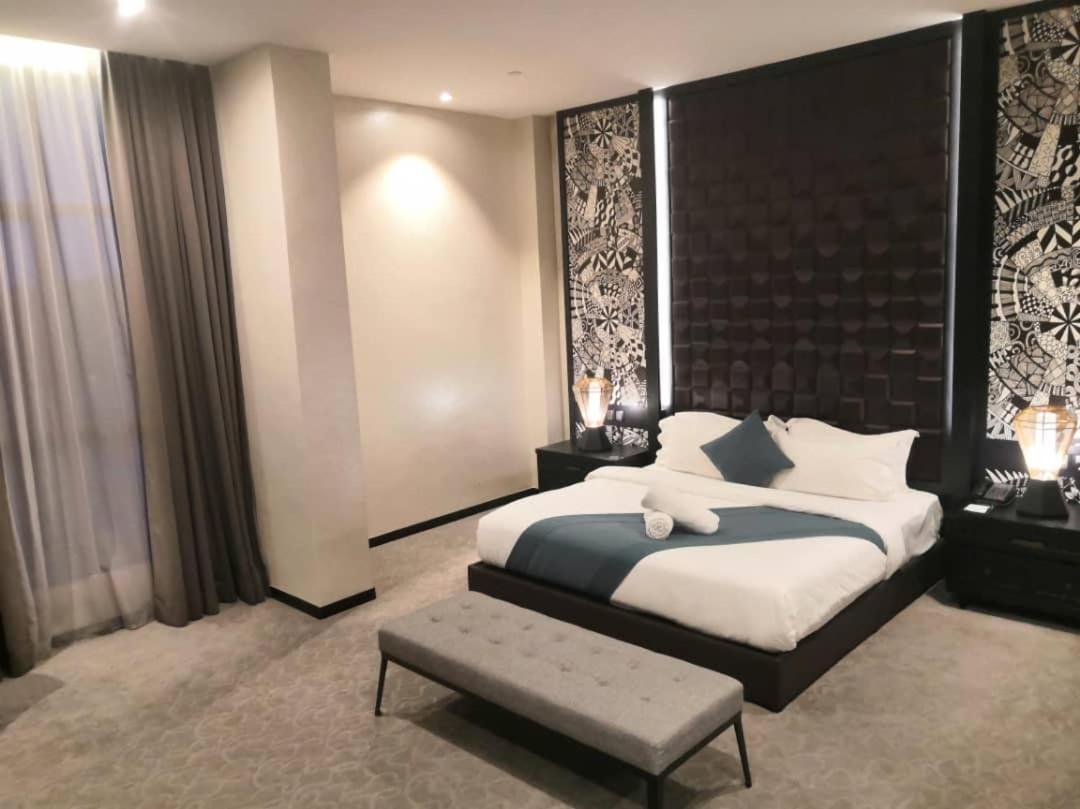 Vangohh Eminent Hotel & Spa Bukit Mertajam Extérieur photo
