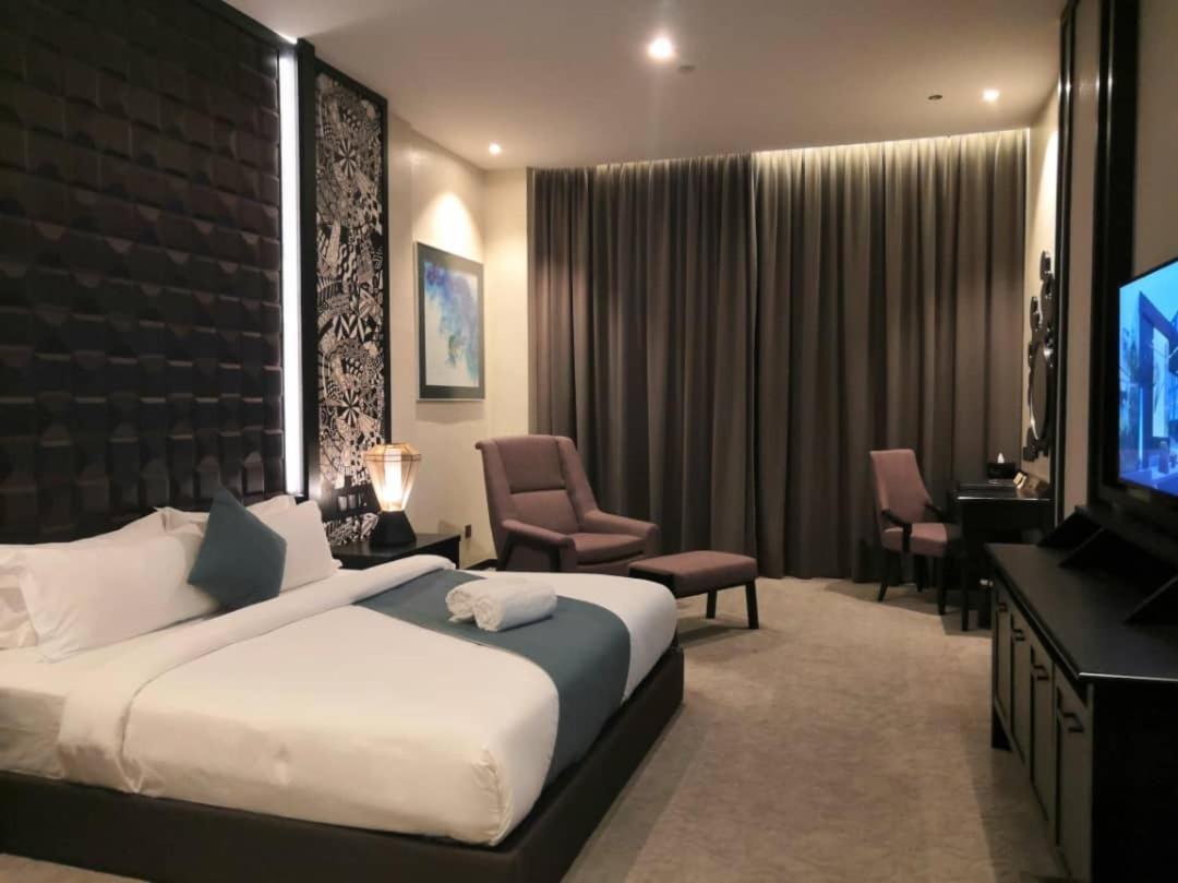 Vangohh Eminent Hotel & Spa Bukit Mertajam Extérieur photo