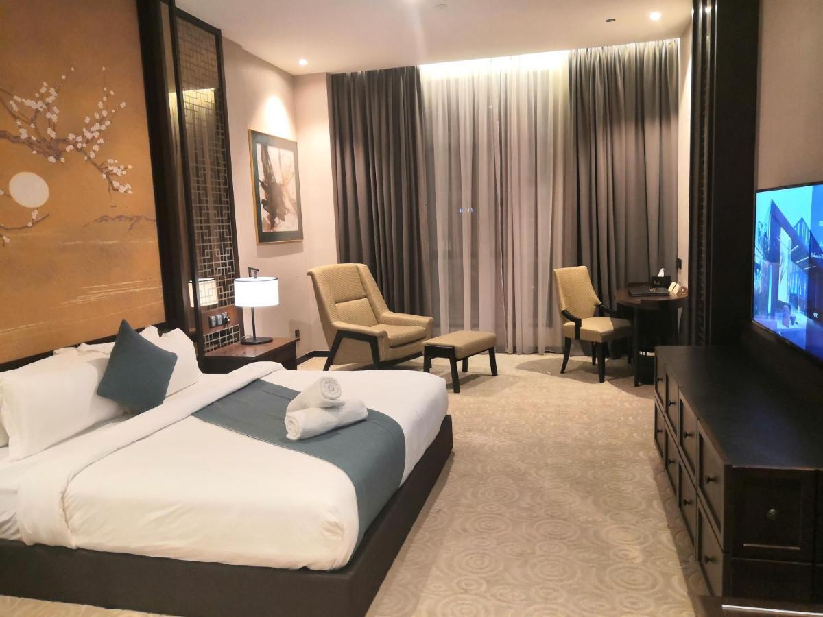 Vangohh Eminent Hotel & Spa Bukit Mertajam Extérieur photo
